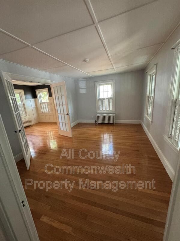 Building Photo - 49 Hoppin Hill Ave