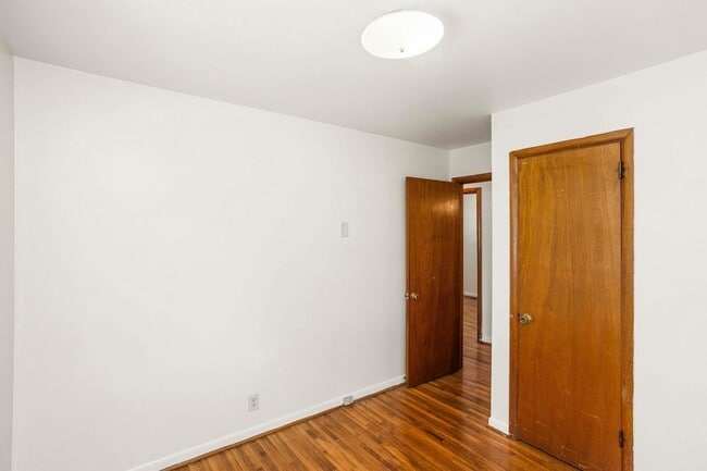 Building Photo - 2510 9th Ave S