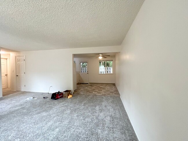 Building Photo - sw165th