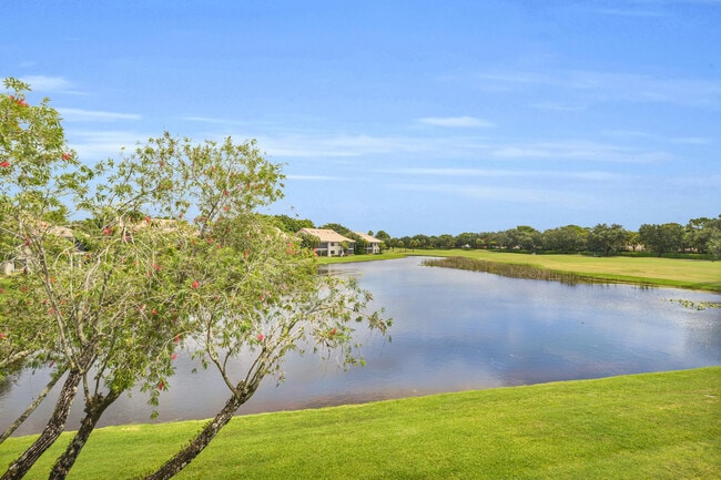 Building Photo - 16922 Isle of Palms Dr