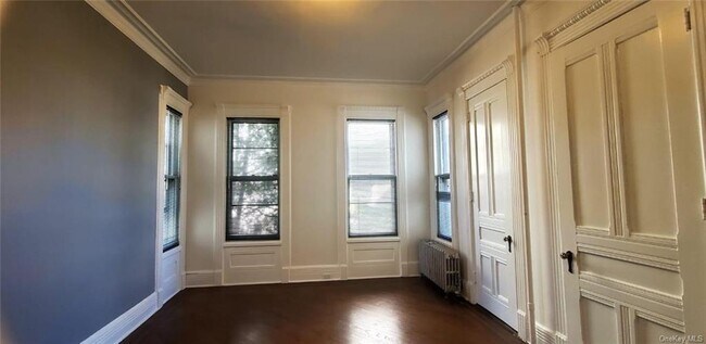 Building Photo - 132 Cottage Ave