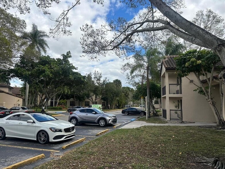 Building Photo - 4481 W McNab Rd