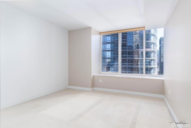 Building Photo - 301 Mission St