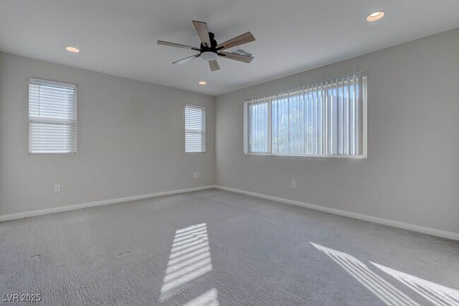 Building Photo - 12847 Slipknot St