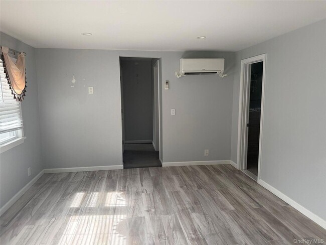 Building Photo - 10 Hillside Terrace