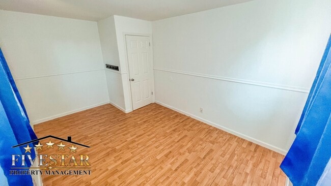 Building Photo - 3311 Camellia Dr