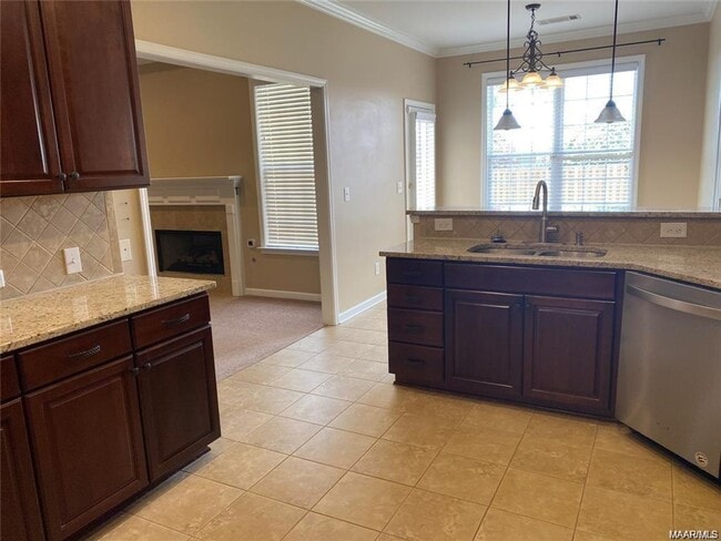 Building Photo - 4/3 in Deer Creek!