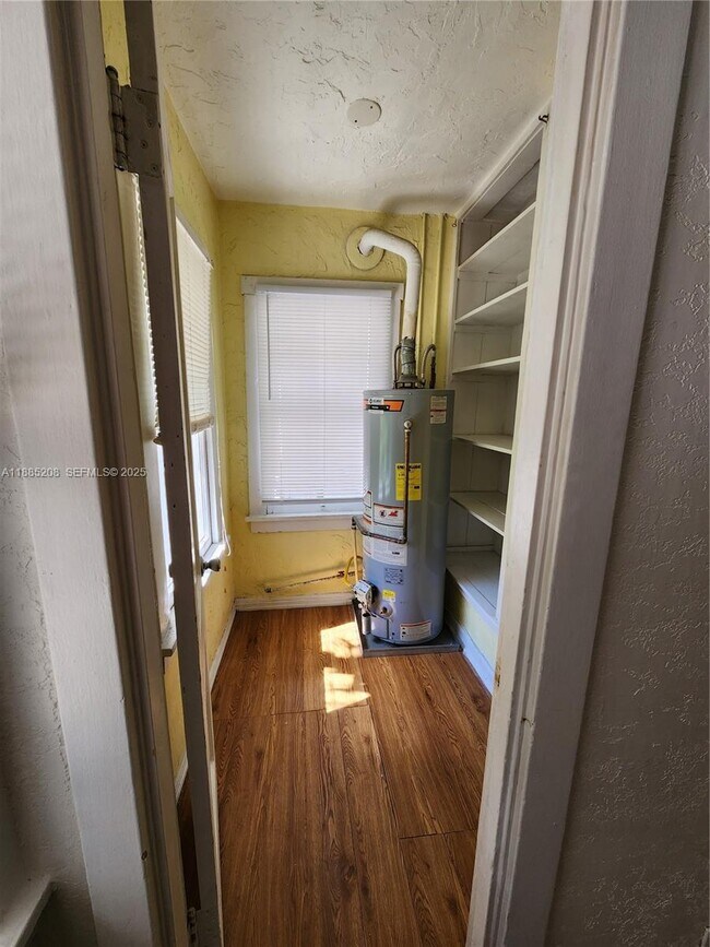 Building Photo - 315 Eucalyptus St