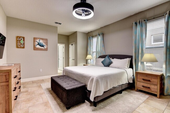 Building Photo - 5254 Wildwood Wy