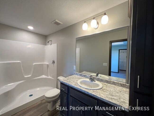 Building Photo - 4507 E 53rd St