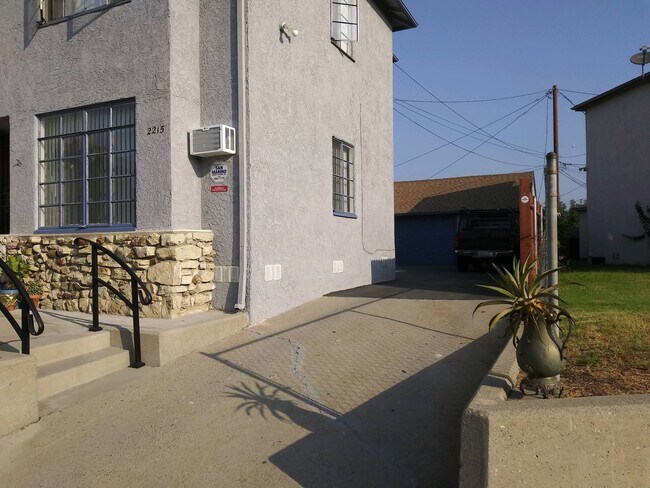 Building Photo - 2215 W Ramona Rd