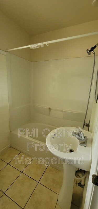Building Photo - 216 Marine Dr