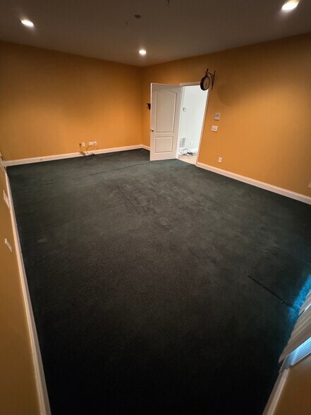 Building Photo - 4775 Rambling Rose Dr