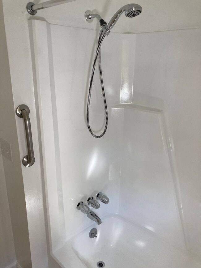 Building Photo - 3475 Wax Rd SE