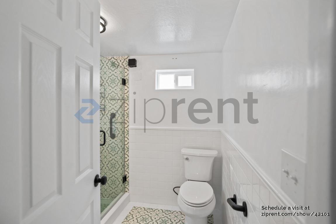 Building Photo - 958 Collier Dr