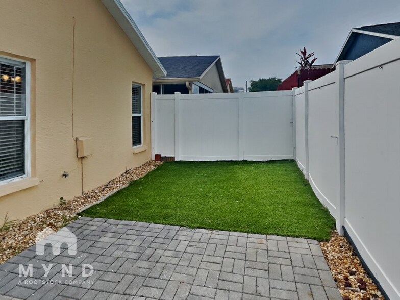 Building Photo - 6607 Crossbow Ln