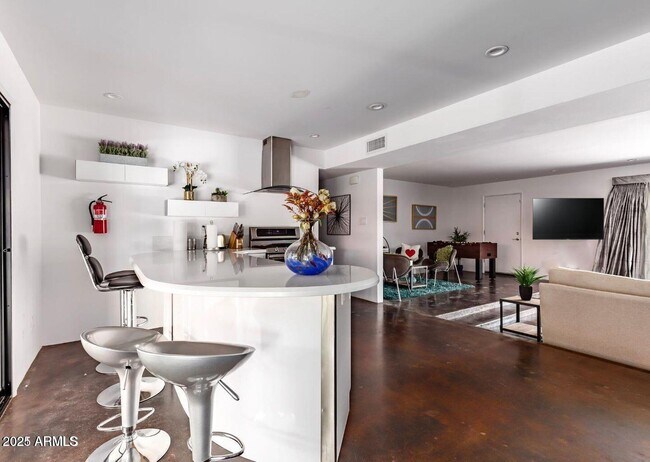 Building Photo - 5002 N 38th Pl