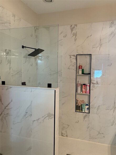 Building Photo - 622 Wilcrest Dr