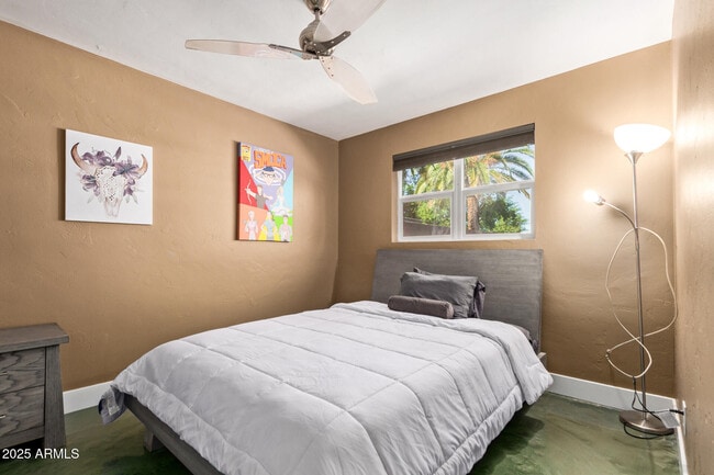 Building Photo - 6744 E Vernon Ave