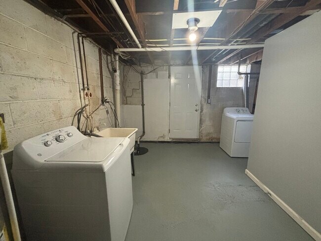 Building Photo - 3 bedrooms with a finished basement