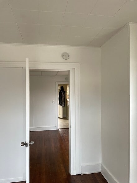 Building Photo - 43 Mendelssohn St