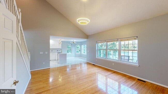 Building Photo - 202 Lakeside Loop