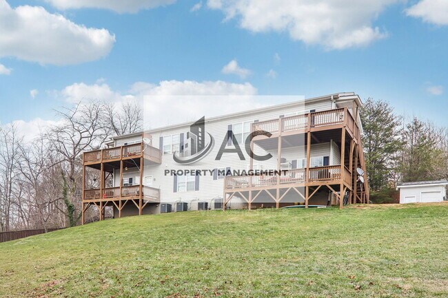 Building Photo - 50 Smith Lake Rd