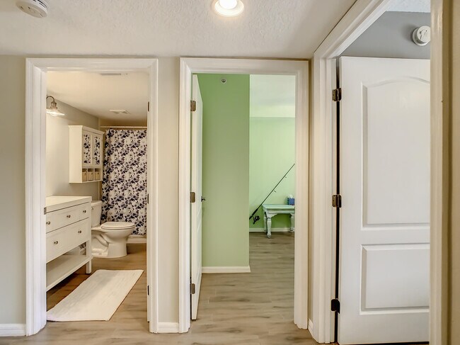 Building Photo - 1851 Jimmy Buffett Mem Hwy