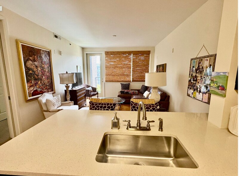 Building Photo - 200 Manufacturers Rd