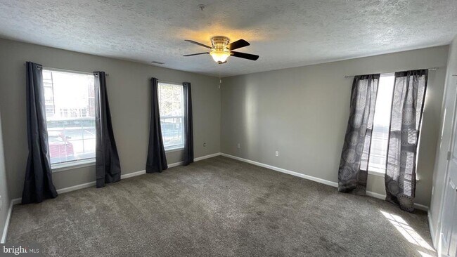 Building Photo - 4915 Riders Ct