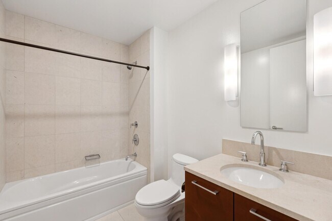 Building Photo - 301 Mission St