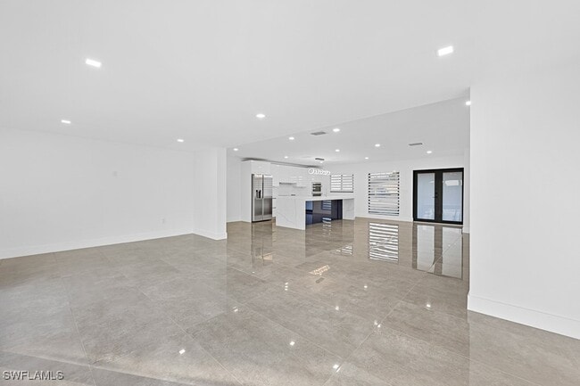 Building Photo - 112 Bayshore Dr