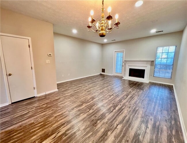 Building Photo - 206 Wedgewood Way