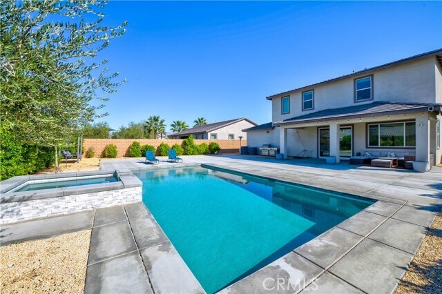 Building Photo - 50105 Rocamora St