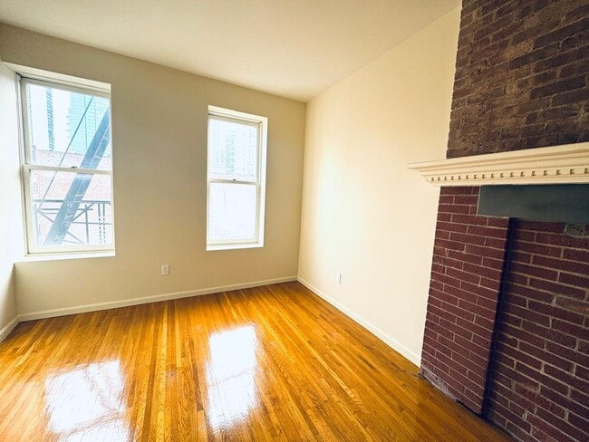 Building Photo - 214 Warren St