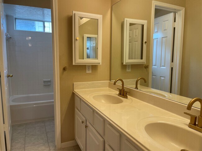 Building Photo - 21619 San Marino Dr