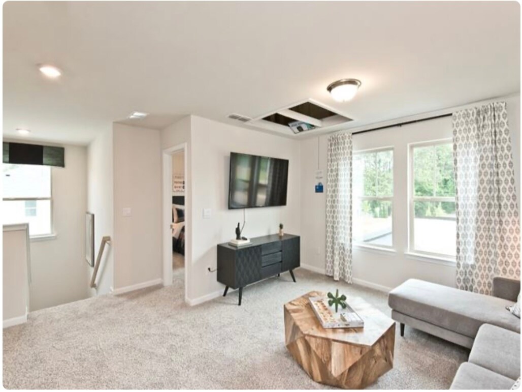 Loft/Lounge - 446 Ravine Dr