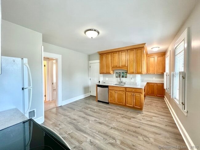 Building Photo - 38 Harborside Dr