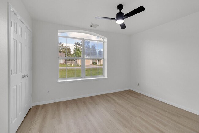Building Photo - 16413 Danika Oak