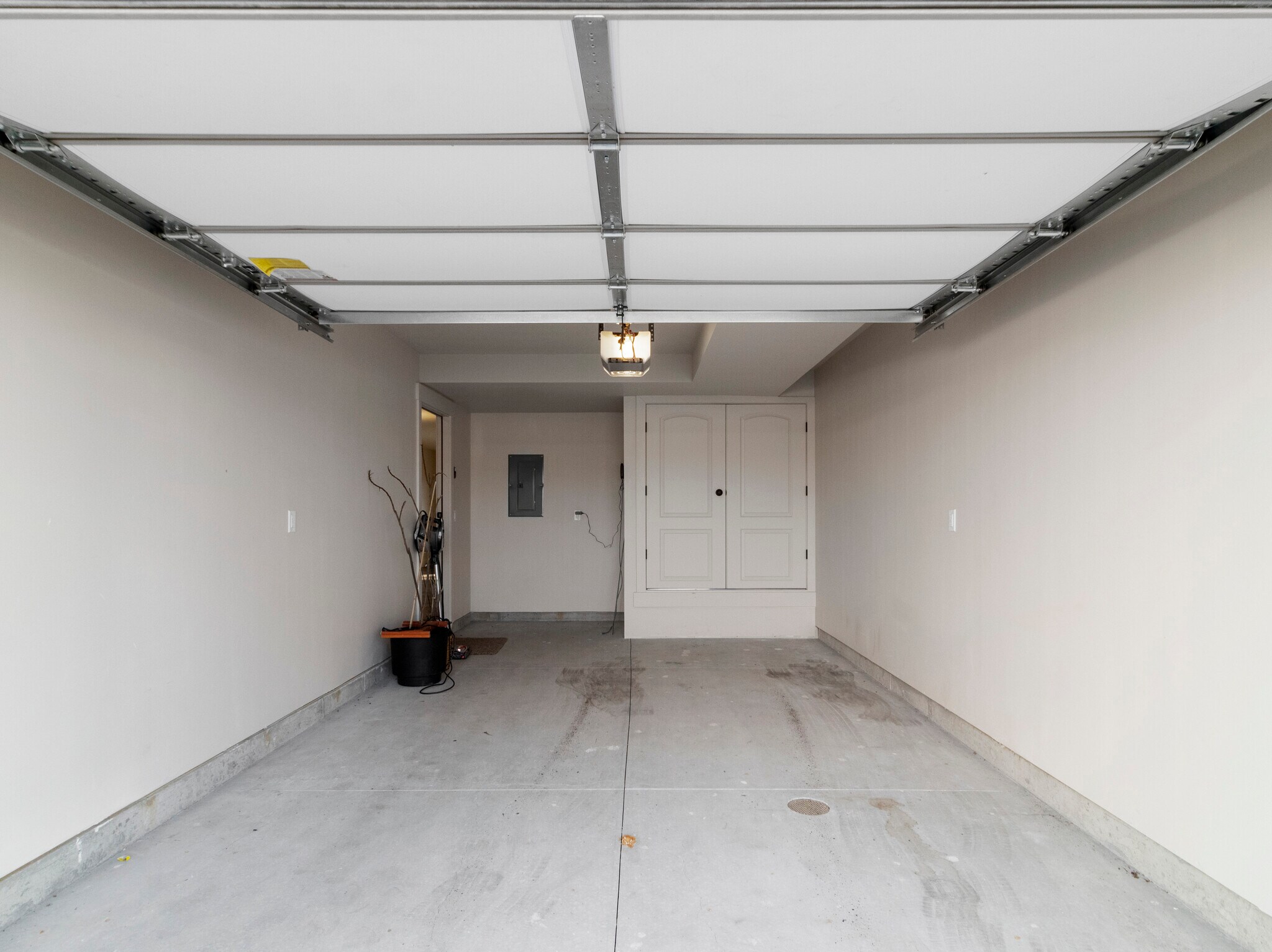 Building Photo - 60 S 480 W