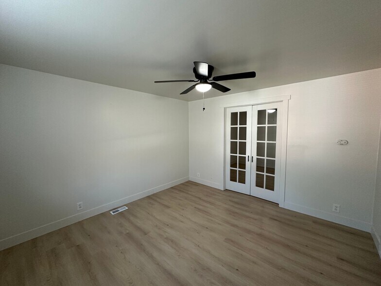 Building Photo - 1340 S 200 E