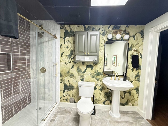 Building Photo - 33 Pinners Ln