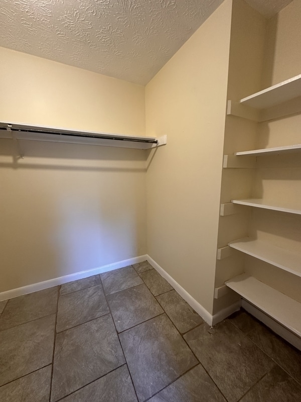 Building Photo - 3661 Boone Park Ave