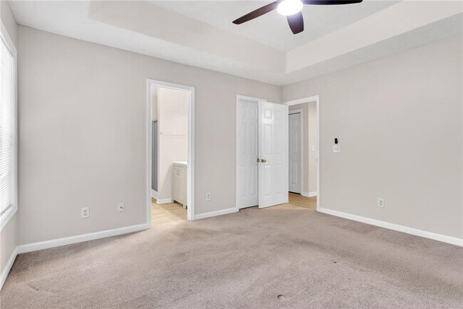 Building Photo - 878 Grindstone Dr SW