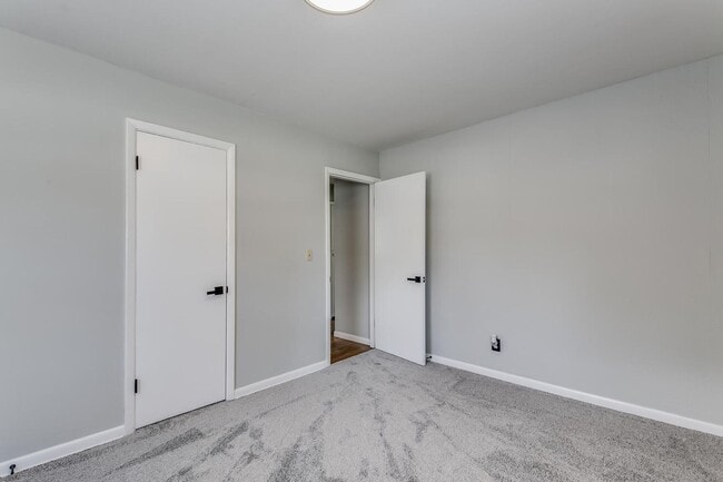 Building Photo - 3 Bedroom home in Haysville