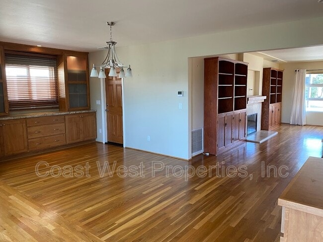 Building Photo - 4372 Argos Dr