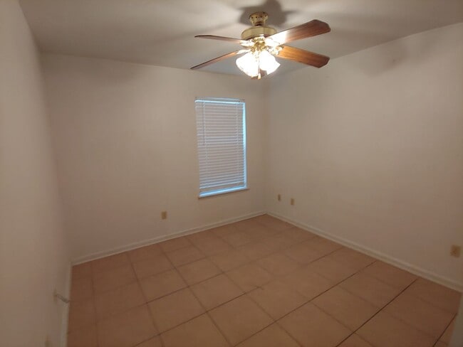 Building Photo - 4 BR / 3 BA Townhouse in San Luis Area off...