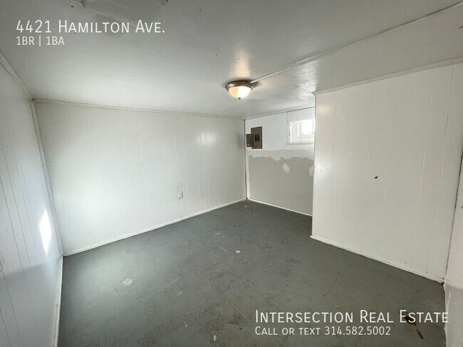 Building Photo - Spacious 1 Bedroom with Private Basement a...
