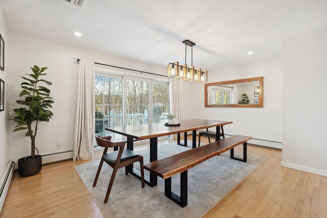 Building Photo - 589 Laconia Rd