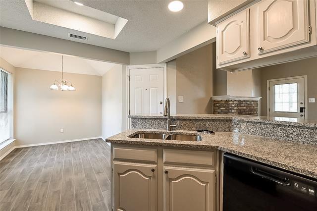 Building Photo - 103 Meadow Dr